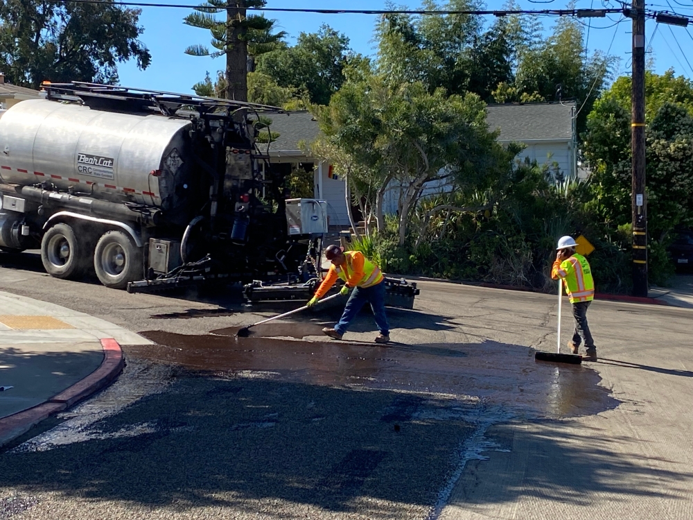 CAPE AND SCRUB SEAL RESURFACING METHOD