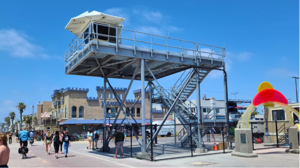 A photo of the temporary lifeguard tower in Mission Beach.