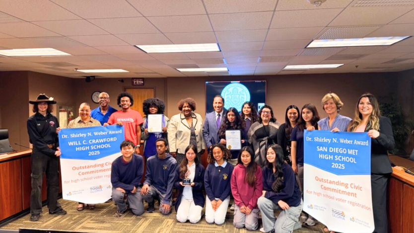 High school students and Mayor Gloria