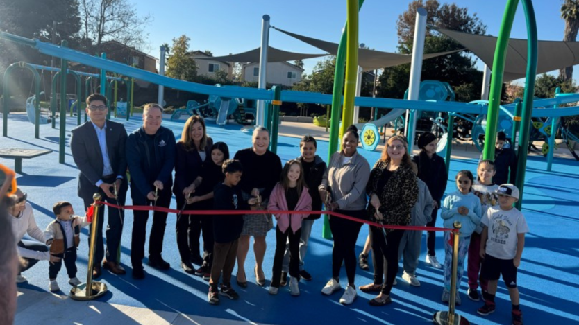 Photo of ribbon cutting ceremony