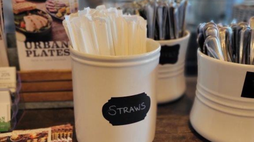 Self-service utensil station